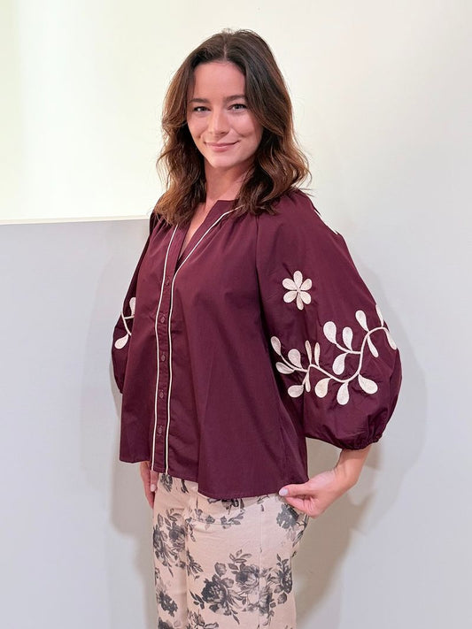 ENTRO - merlot embroidered top