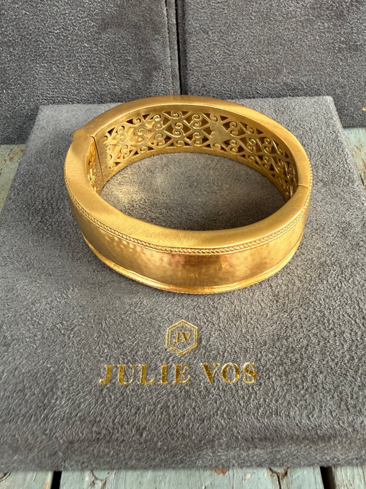 JULIE VOS Gold Clasped Bangle