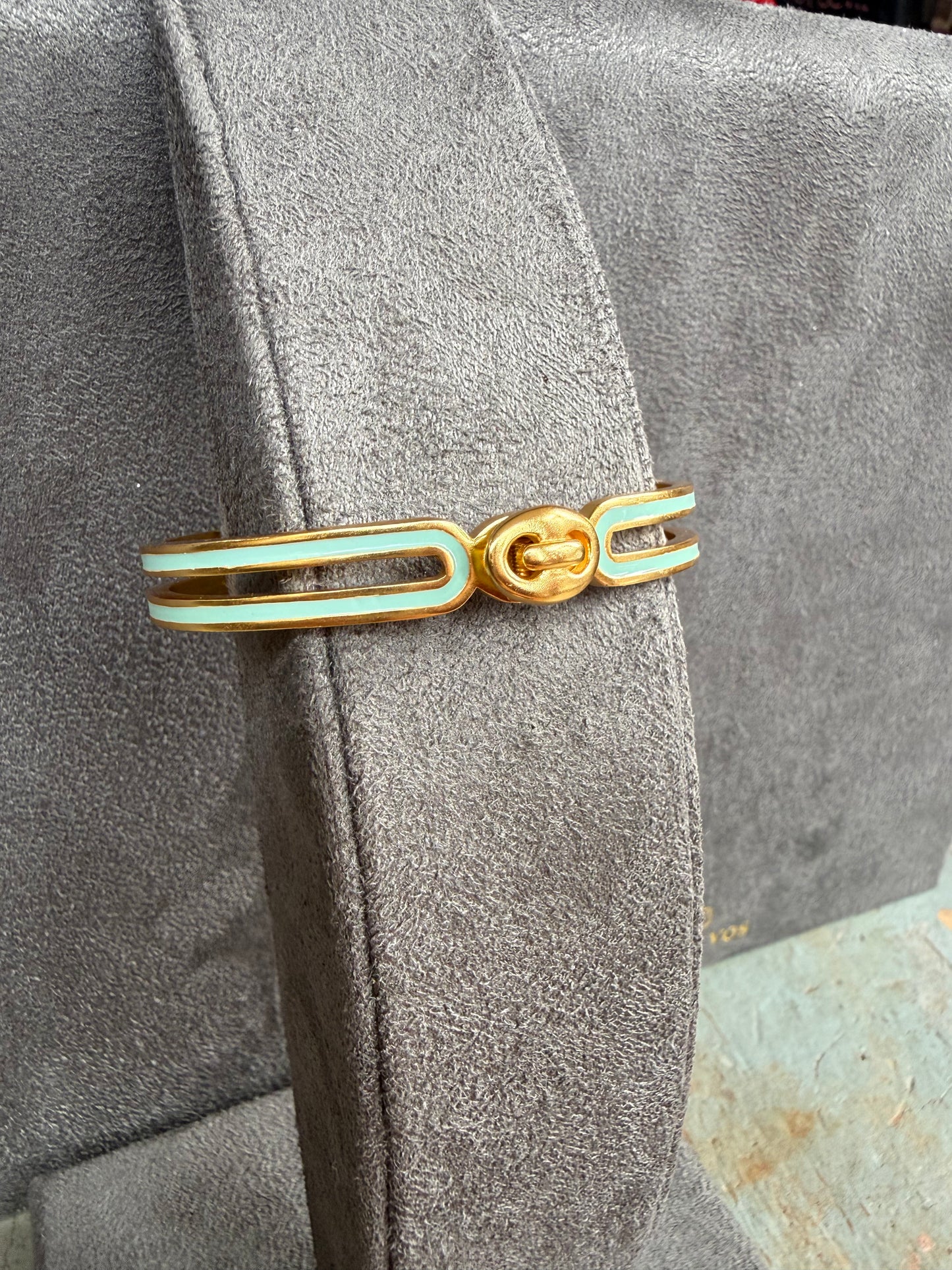 JULIE VOS Ocean Blue Clasp Bracelet